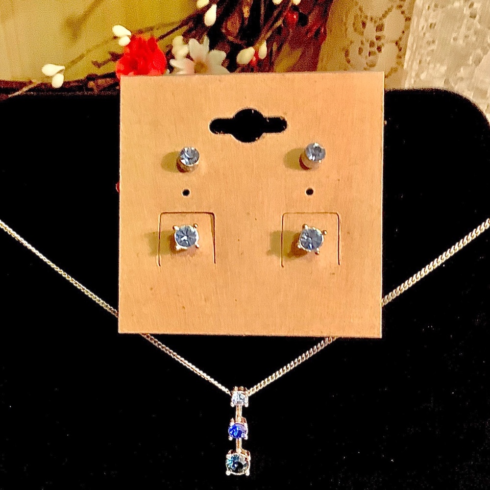 Blue trinity stone NECKLACE & 2 pair match8mg EARRINGS set